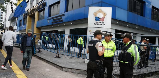 Apuñalado Quito - Policía - Calderón