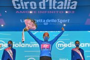 Jonathan Caicedo conservó la maglia azzurra que identifica al líder de la clasificación de la montaña del Giro de Italia.