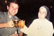Un sacerdote se 'llevó' a una monjita: Aquí la historia
