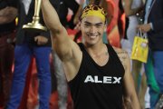 Antes de competir en la última etapa, Álex Paredes prometió a su hija ganar la competencia como regalo de cumpleaños. El 'León' alzó el trofeo ante la cámara de EXPRESIONES