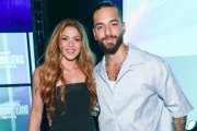 Shakira recibió el reconocimiento de manos de su compatriota Maluma