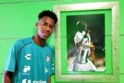 El futbolista pasó por las inferiores del Santos Laguna, donde su papá fue estrella.