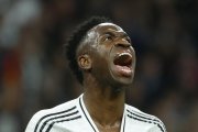 El delantero del Real Madrid Vinicius Jr. durante el partido de la jornada 11 de LaLiga entre el ante FC Barcelona, en el estadio Santiago Bernabéu, en Madrid