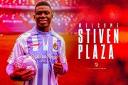 El delantero Steven Plaza jugará dos temporadas en Turquía.