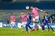 Emelec e Independiente del Valle empatan 2-2 en Guayaquil.