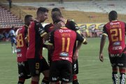 Deportivo Cuenca triunfó por 2-1 ante Emelec por la fecha 14 en el estadio Serrano Aguilar