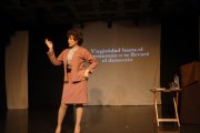 Alexandra Londoño creó una comedia para desmitificar el amor romántico. De la que surgió la iniciativa del proyecto.