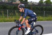 Richard Carapaz se mantiene en el séptimo lugar del Tour de Suiza, a 17 segundos del líder.
