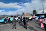 En las afueras se movilizó a un contingente de la Unidad del Mantenimiento del Orden para evitar inconvenientes.