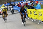 Richard Carapaz atacó en el último kilómetro del Col de Portet para alcanzar el tercer lugar de la clasificación general.