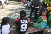 Los niños de la nacionalidad Siona son parte de las actividades turísticas que se reactivan de a poco.