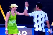 La checa Lucie Hradecka y el tricolor Gonzalo Escobar juegan juntos por primera vez y ya están en semifinales en el Abierto de Australia.