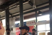 El guardia de la estación insiste que sus palabras no han sido malas.