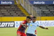 El volante William Cevallos (d) marcó el gol del Trencito en el empate ante Guayaquil City.