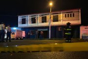 Varios fallecidos en un incendio. Vecinos dicen que pedían ayuda.