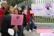 Familiares y amigas de la víctima han pedido justicia a través de plantones.