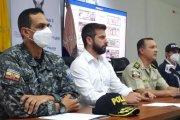 El Gobernador en una de las ruedas de prensa que se han llevado este mes en Guayaquil para hablar de los operativos de seguridad.