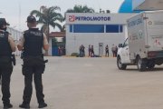 Un guardia de seguridad fue baleado en una gasolinera del noroeste de Guayaquil.