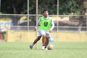 Joaquín Vergés llegó a 9 de Octubre para jugar como volante mixto, al lado de Renny Jaramillo.