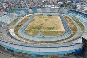 Así lucían la cancha y la pista atlética del estadio Modelo Alberto Spencer durante la gestión de Pierina Correa en Fedeguayas.