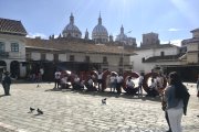 Cuenca es una ciudad con alta afluencia turística y su gente es muy amable.