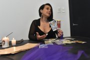 En el tarot de Tania Cáceres salió el diablo, lo que significaría que hay ‘chanchullos’ en la obra.