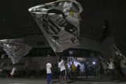 Hinchas del Santos, club  donde brilló Pelé, acudieron a los exteriores del estadio Vila Belmiro.