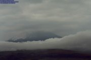 Volcán ecuatoriano Cotopaxi emana delgada nube de ceniza