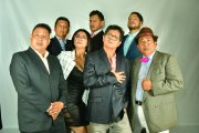 El grupo de teatro La Mueca, que dirige Oswaldo Segura, pone en escena Los políticos no van al cielo.
