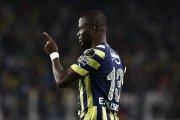 El goleador Enner Valencia fue ovacionado por los hinchas del Fenerbahce turco en la victoria sobre el Kasimpasa.