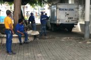 La policía investiga la procedencia del escrito que le dejaron a la víctima.