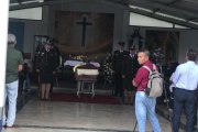 Los restos del 'Mago Bonilla', como le decían sus amigos por los trucos que solía realizar durante sus charlas, llegaron al Comando aproximadamente a las 11:30