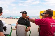 En Salinas se propone la prohibición de venta de bebidas alcohólicas en la playa.