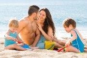 Es importante proteger a tu familia en la playa.