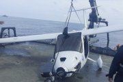 El BAE Orión, de la Escuadra Naval, realizó la recuperación de la avioneta ultra ligera accidentada en el noroeste de la isla Isabela, en Galápagos.
