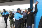 Los operativos se realizan tres veces por semana en las estaciones más conflictivas del sistema de transporte  municipal.