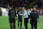 Fabián Bustos está en problemas, tiene pocos días para levantar el ánimo a sus jugadores y recuperar a los lesionados.