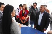 Bolívar Armijos (der.) y Linda Romero inscribieron su precandidatura.