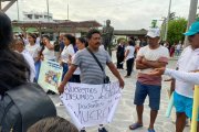 Habitantes de la isla Isabela protestaron por lo que creen fue una mala atención médica.
