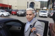 Dieter Hoffmann no dio declaraciones a la salida de la audiencia, pero su abogado Enrique Crespo
