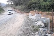 A un costado de una carretera de Macará estaban tres cadáveres.