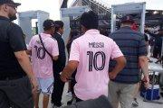 En Miami, varios hinchas ya lucen el uniforme de Inter Miami con el nombre Messi.