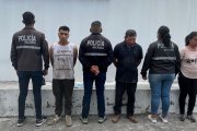 Los sospechosos fueron detenidos con cuatro vehículos reportados como robados.