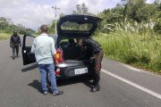 Agentes de la Policía realizan rastreo en vías de segundo orden.