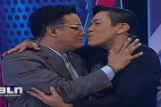Matamoros y Menéndez recrearon un beso.