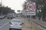 Desde el 19 de noviembre los vehículos livianos deberán circular por la vía a la costa a 70 km/h.