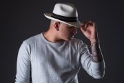 El artista guayaquileño radicado en Houston, Estados Unidos, cuenta con el apoyo del productor Dj Capulina, creador del grupo Ecualizat.