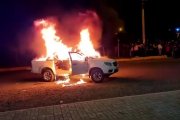 Quemaron carro en el que se movilizaban los presuntos ladrones.