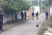 El ataque al trabajador se cometió en el barrio Los Almendros, en el cantón Atacames.