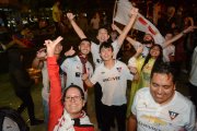 Los festejos de los hinchas de Liga al convertirse en campeón de la LigaPro.
